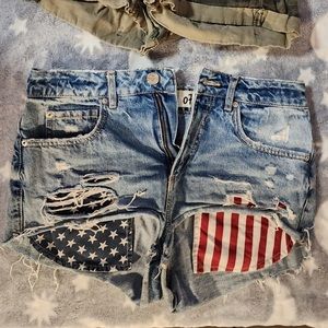 Set of 2 Shorts American Flag Camo Size 8
